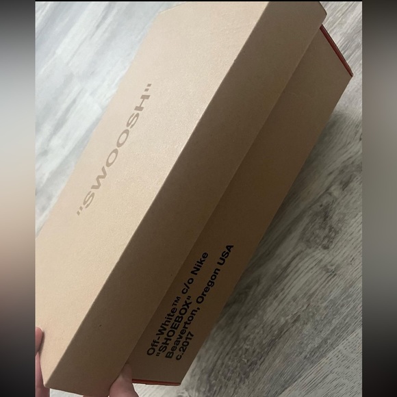 Off-White x Zoom Fly SP 'Tulip Pink'
great condition-4.5
Originally $375 - Picture 6 of 6